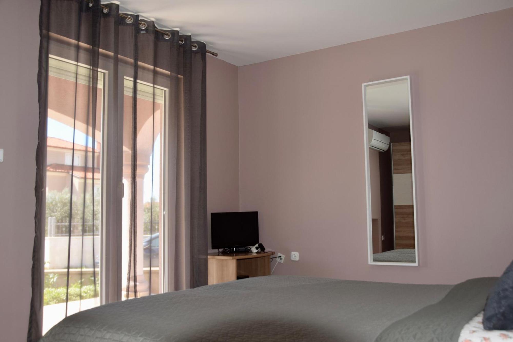 Apartments Vukalovic 2 메덜린 외부 사진